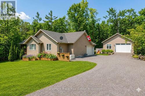 25 LAKELAND AVENUE  Trent Lakes, ON K0L 1J0