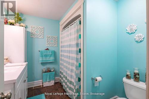 25 Lakeland Avenue, Trent Lakes, ON - Indoor Photo Showing Bathroom