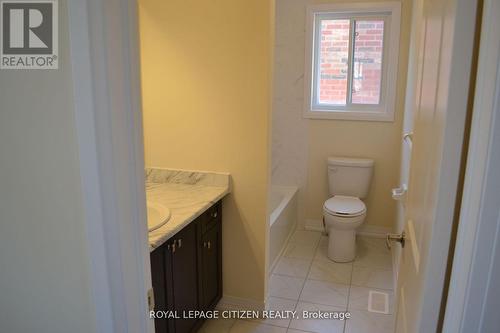 41 Carew Boulevard, Kawartha Lakes, ON - Indoor Photo Showing Bathroom