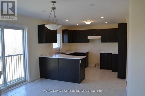 41 Carew Boulevard, Kawartha Lakes, ON - Indoor Photo Showing Kitchen