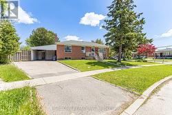 1 GILROY DRIVE Toronto, ON M1P 1Z8