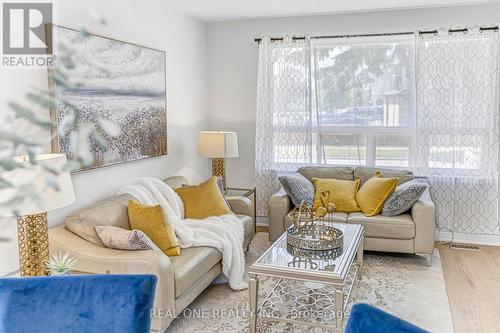 1 Gilroy Drive, Toronto, ON - Indoor Photo Showing Living Room