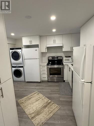 Bsmt - 2389 Morrison Avenue, Mississauga, ON - Indoor Photo Showing Kitchen