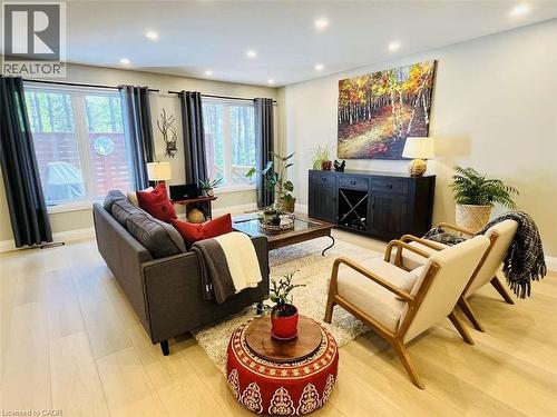 25350 C Hwy 62, Bancroft, ON - Indoor Photo Showing Living Room
