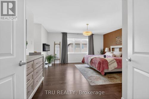 202 Skipper Drive, Ottawa, ON - Indoor Photo Showing Bedroom