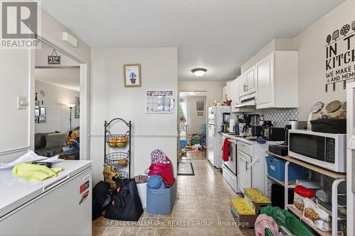 52 Thistledown Court, Ottawa, ON - Indoor Photo Showing Kitchen