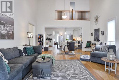 5 Hunter Place, Bracebridge (Macaulay), ON - Indoor Photo Showing Living Room