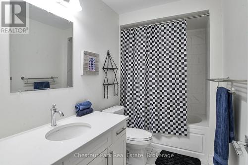 5 Hunter Place, Bracebridge (Macaulay), ON - Indoor Photo Showing Bathroom