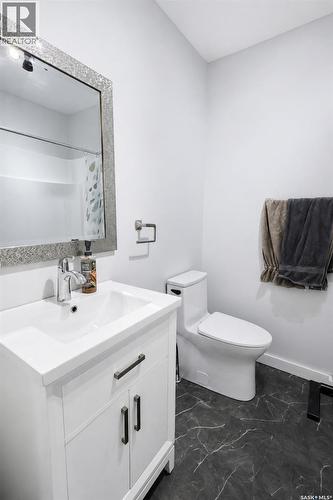 529 20Th Street E, Prince Albert, SK - Indoor Photo Showing Bathroom