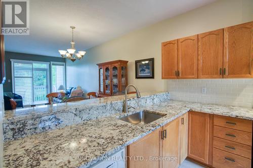 27 Eileen Crescent, Ottawa, ON - Indoor Photo Showing Kitchen