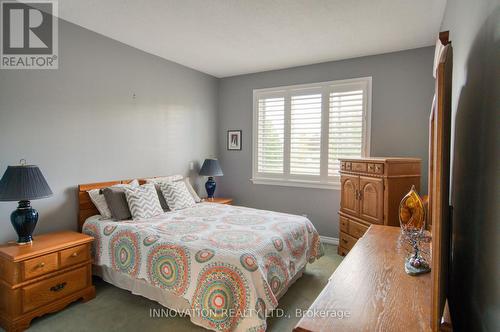 27 Eileen Crescent, Ottawa, ON - Indoor Photo Showing Bedroom