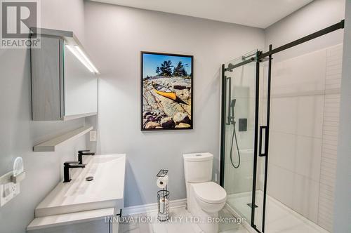 27 Eileen Crescent, Ottawa, ON - Indoor Photo Showing Bathroom