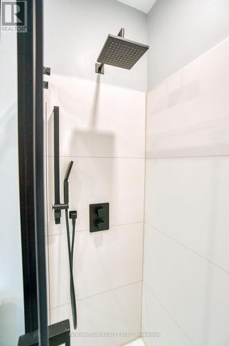 27 Eileen Crescent, Ottawa, ON - Indoor Photo Showing Bathroom