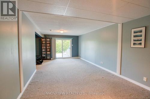 27 Eileen Crescent, Ottawa, ON - Indoor Photo Showing Other Room