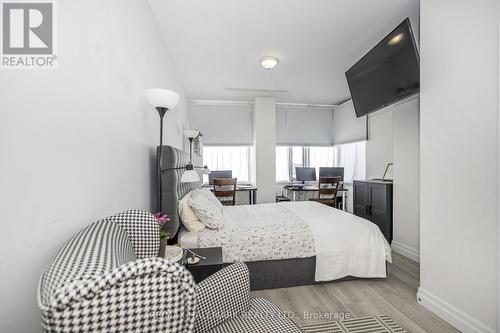 514 - 44 Bond Street W, Oshawa, ON - Indoor Photo Showing Bedroom