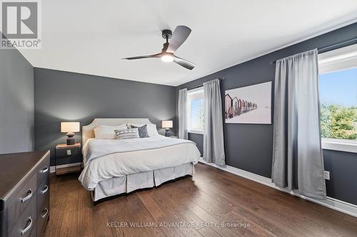 4 Cranberry Lane, Barrie, ON - Indoor Photo Showing Bedroom