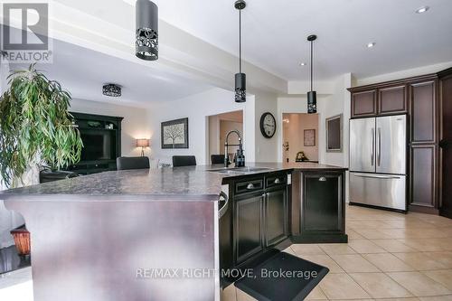 122 Atlantis Drive, Orillia, ON - Indoor Photo Showing Kitchen With Upgraded Kitchen