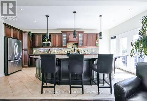 122 Atlantis Drive, Orillia, ON - Indoor Photo Showing Kitchen With Upgraded Kitchen