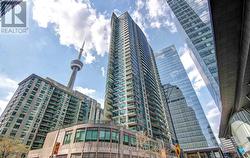 1509 - 30 GRAND TRUNK CRESCENT Toronto, ON M5J 3A4