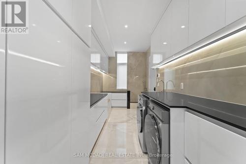 1589 Glenhill Crescent, Mississauga, ON - Indoor Photo Showing Laundry Room