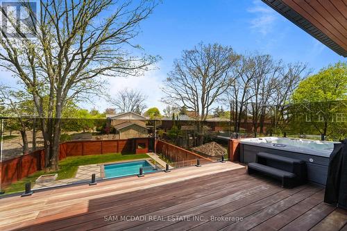 1589 Glenhill Crescent, Mississauga, ON - Outdoor