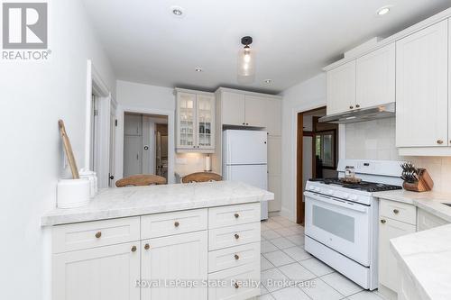 7 Pinehill Road, St. Catharines (Old Glenridge), ON - Indoor Photo Showing Kitchen