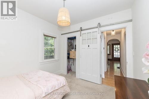 7 Pinehill Road, St. Catharines (Old Glenridge), ON - Indoor Photo Showing Bedroom