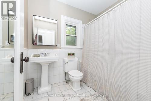 7 Pinehill Road, St. Catharines (Old Glenridge), ON - Indoor Photo Showing Bathroom