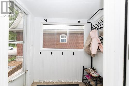 Side entrance mud room off of driveway - 7 Pinehill Road, St. Catharines (Old Glenridge), ON - Indoor Photo Showing Other Room