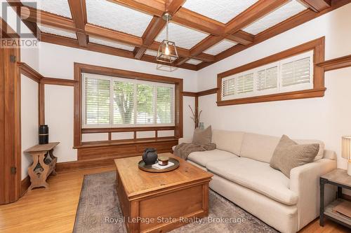 7 Pinehill Road, St. Catharines (Old Glenridge), ON - Indoor Photo Showing Living Room