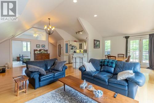 76 London Road W, Guelph (Exhibition Park), ON - Indoor Photo Showing Living Room