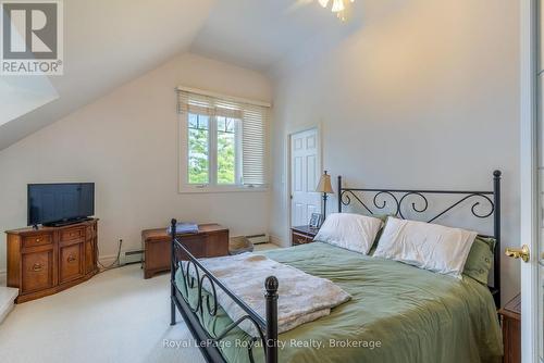76 London Road W, Guelph (Exhibition Park), ON - Indoor Photo Showing Bedroom