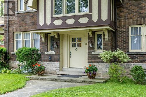 76 London Road W, Guelph (Exhibition Park), ON - Outdoor With Facade