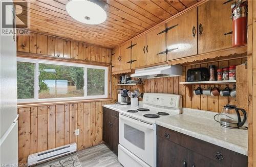 68 Parker Island Road, Lions Head, ON - Indoor Photo Showing Kitchen