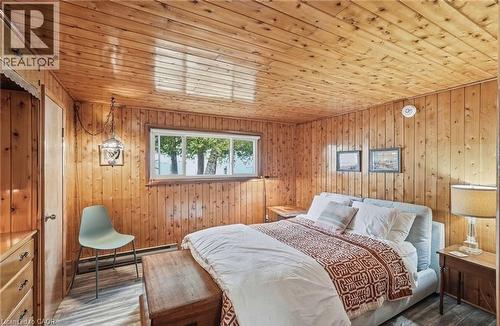 68 Parker Island Road, Lions Head, ON - Indoor Photo Showing Bedroom