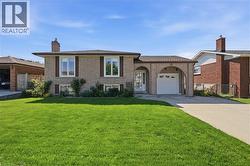 64 EASTBURY Drive  Stoney Creek, ON L8E 2V4