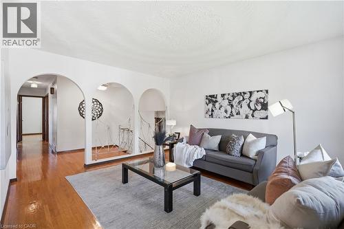 64 Eastbury Drive, Stoney Creek, ON - Indoor Photo Showing Living Room