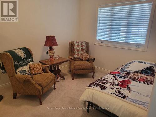 2nd bedroom is next to main bathroom - 5 - 16 Lane Avenue, Belleville (Belleville Ward), ON - Indoor Photo Showing Bedroom