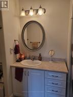 Ensuite sink and medicine cabinet mirror - 