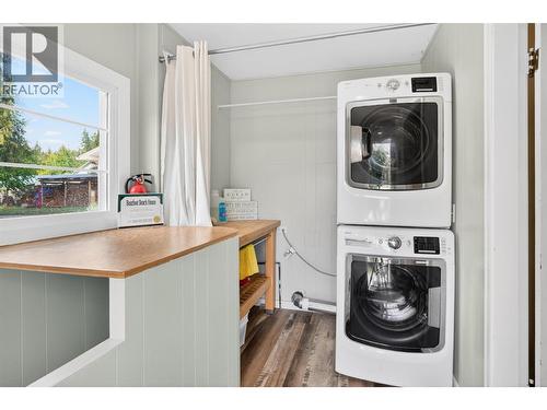 8110 & 8120 Busk Road, Balfour, BC - Indoor Photo Showing Laundry Room