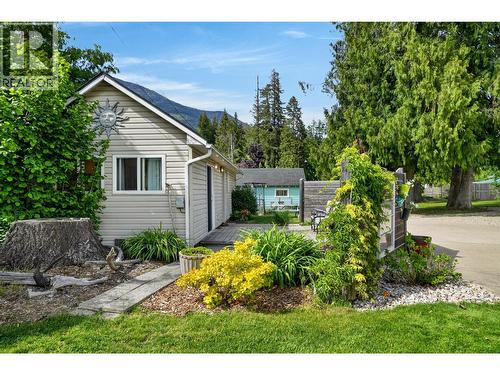 8110 & 8120 Busk Road, Balfour, BC - Outdoor