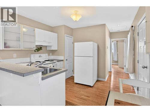8110 & 8120 Busk Road, Balfour, BC - Indoor Photo Showing Kitchen