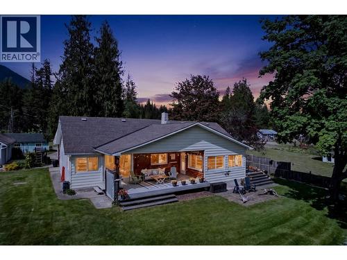 8110 & 8120 Busk Road, Balfour, BC - Outdoor With Deck Patio Veranda