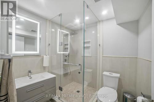 2180 King Vaughan Road, Vaughan, ON - Indoor Photo Showing Bathroom