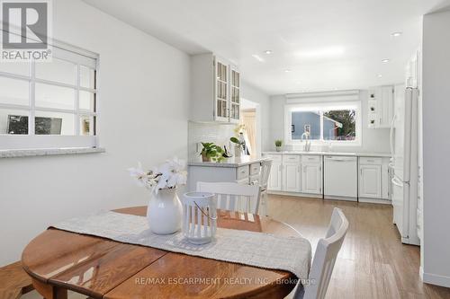 81 Thomson Drive, Hamilton, ON - Indoor Photo Showing Dining Room