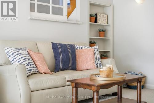 81 Thomson Drive, Hamilton, ON - Indoor