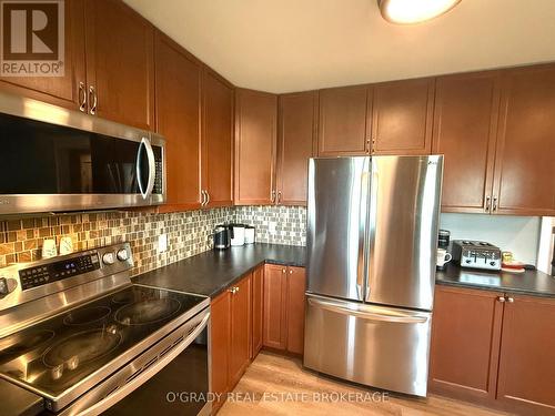 94 Caintown Road, Front Of Yonge, ON - Indoor Photo Showing Kitchen