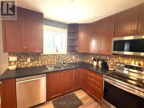 94 Caintown Road, Front Of Yonge, ON - Indoor Photo Showing Kitchen With Double Sink