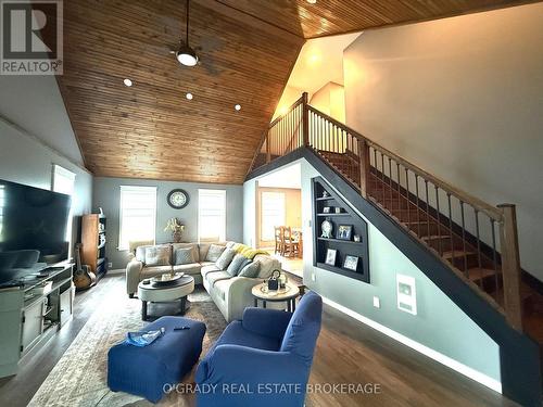 94 Caintown Road, Front Of Yonge, ON - Indoor