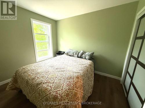94 Caintown Road, Front Of Yonge, ON - Indoor Photo Showing Bedroom